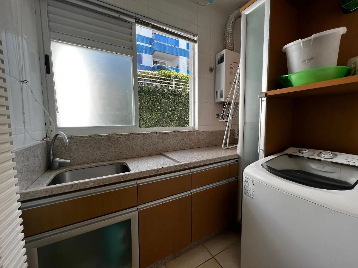 Apto C/ Sacada E Churrasqueira - Praia Brava, Florianopolis Apartment